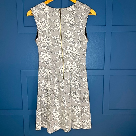 Dynamite Black and White Flowered Dress Size Small - Picture 2 of 4